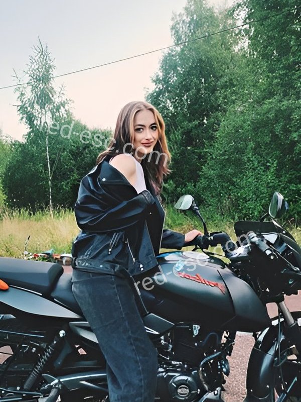 Адель — Амурск